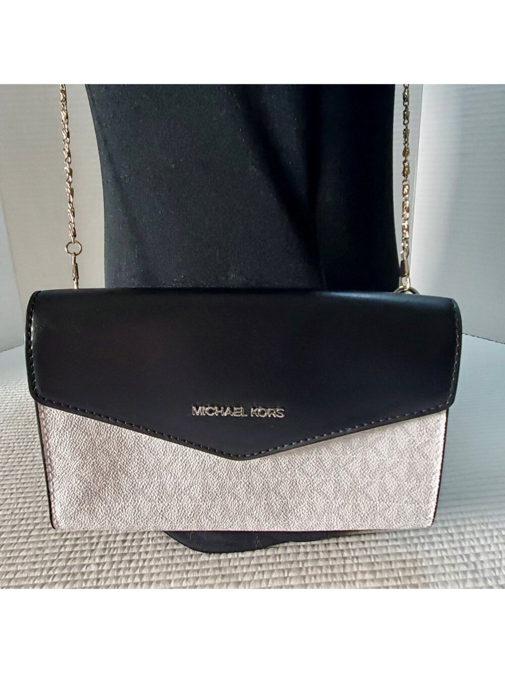 Michael Kors Monogram Purse Crossbody Messenger Bag Leather 8x5 Multi Function